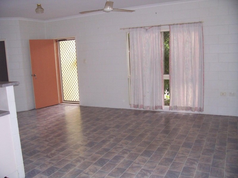 2/36 Clarke Street, Manunda QLD 4870