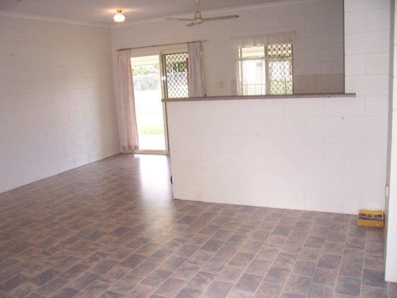 2/36 Clarke Street, Manunda QLD 4870