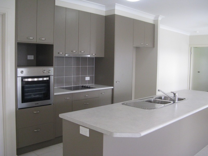 3 Daykin Close, Redlynch QLD 4870