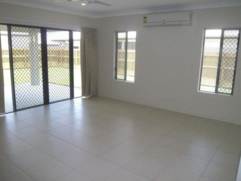 3 Daykin Close, Redlynch QLD 4870