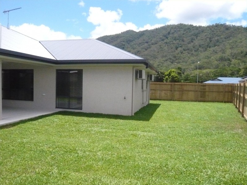 3 Daykin Close, Redlynch QLD 4870