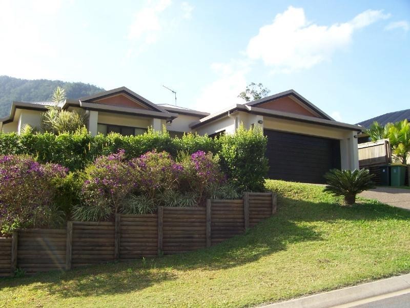 10 Ellie Banning Close, Redlynch QLD 4870