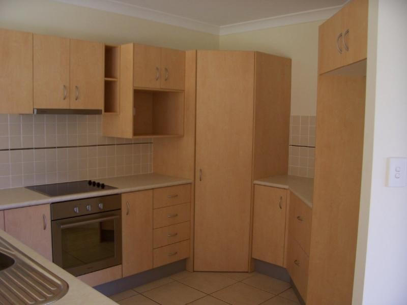 10 Ellie Banning Close, Redlynch QLD 4870