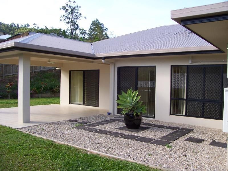 10 Ellie Banning Close, Redlynch QLD 4870