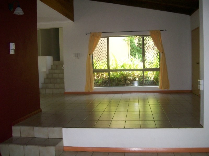 17 Granite Close, Brinsmead QLD 4870