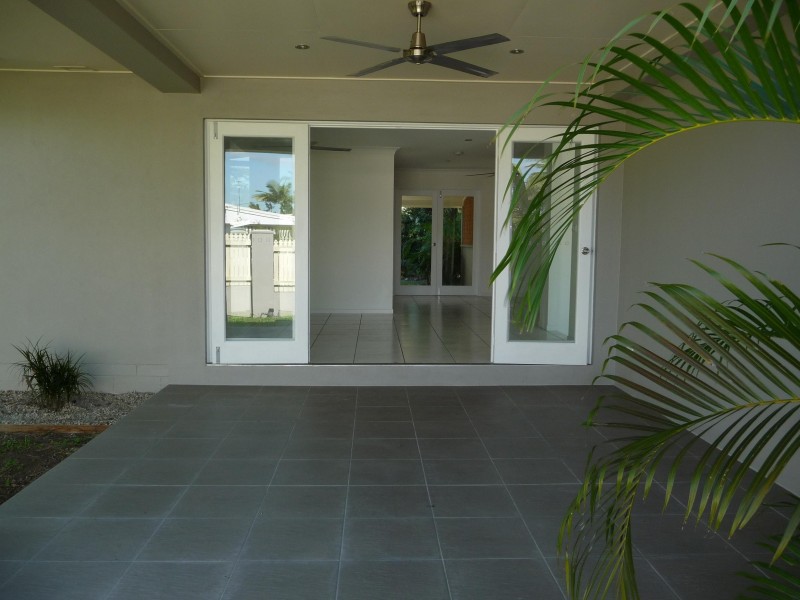 176 Greenslopes Street, Edge Hill QLD 4870