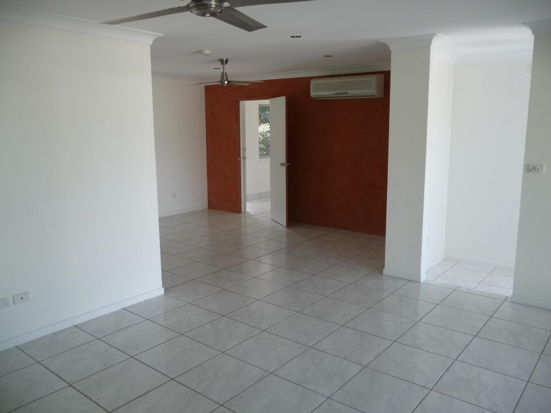 176 Greenslopes Street, Edge Hill QLD 4870