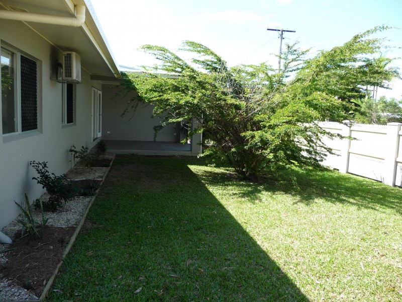 176 Greenslopes Street, Edge Hill QLD 4870