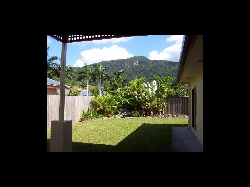 4 Illowra Court, “Red Peak Forest Estate”, Caravonica QLD 4878