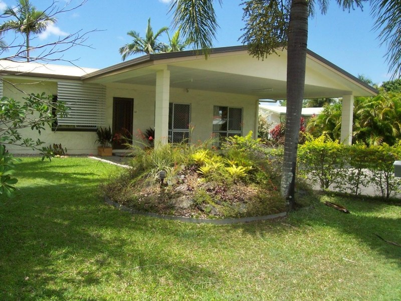 32 Ireland Crescent, Whitfield QLD 4870