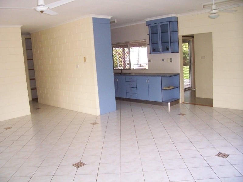 32 Ireland Crescent, Whitfield QLD 4870