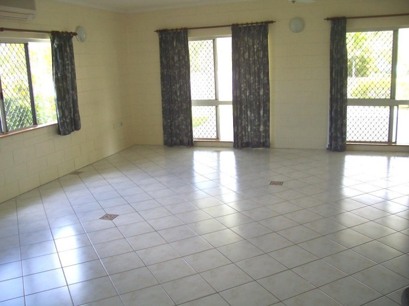 32 Ireland Crescent, Whitfield QLD 4870