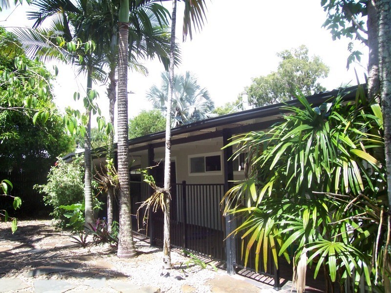 16 Jacaranda, Holloways Beach QLD 4878