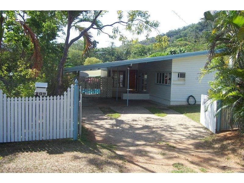 209 Jensen Street, Edge Hill QLD 4870