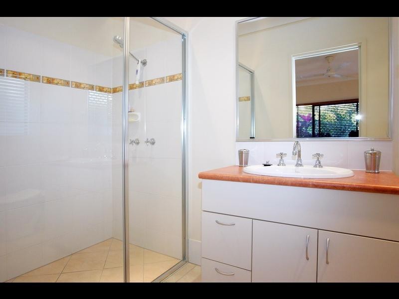 17 Cable Close, Kewarra Beach QLD 4879