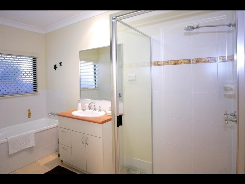 17 Cable Close, Kewarra Beach QLD 4879