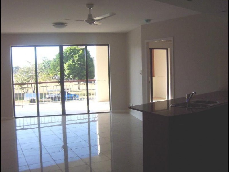 3/351 Lake Street, Cairns QLD 4870