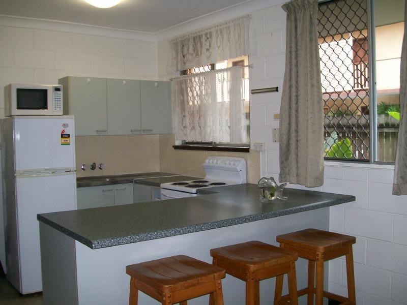 3/211 Lake Street, Cairns QLD 4870