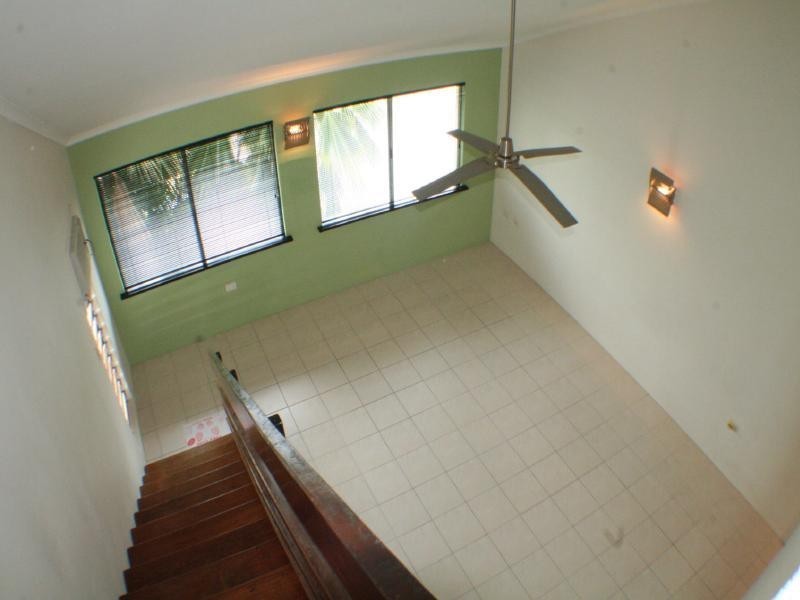 22/239 Lake Street, Cairns QLD 4870