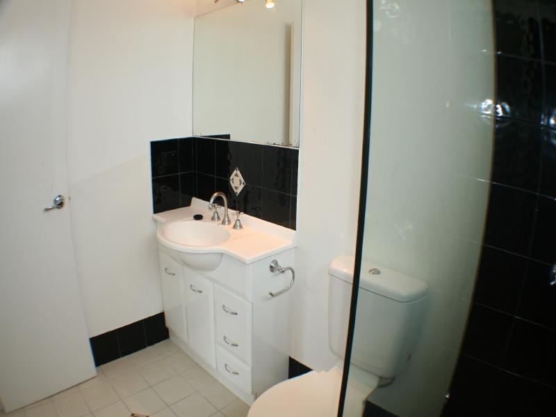 22/239 Lake Street, Cairns QLD 4870