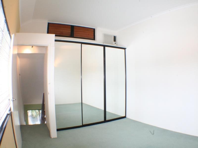 22/239 Lake Street, Cairns QLD 4870