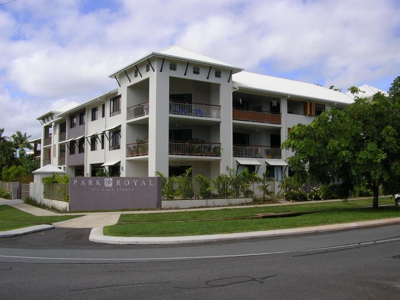 19 351 Lake Street, Cairns QLD 4870