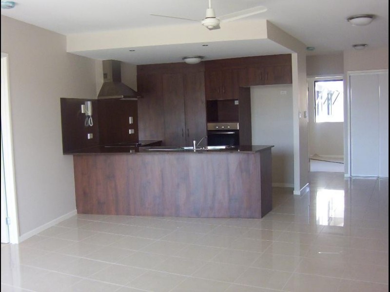 19 351 Lake Street, Cairns QLD 4870