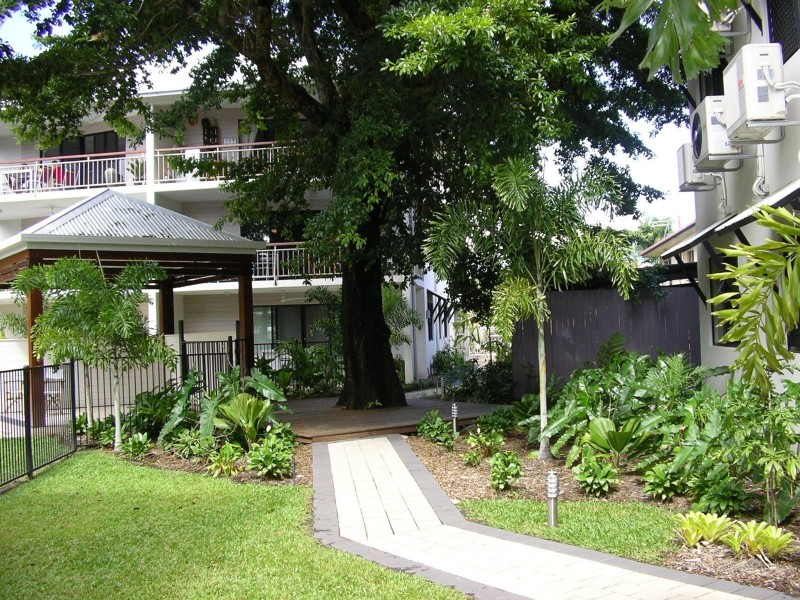 19 351 Lake Street, Cairns QLD 4870