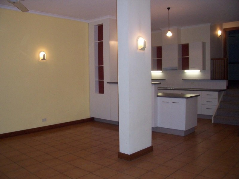 1/297 Lake Street, Cairns North QLD 4870