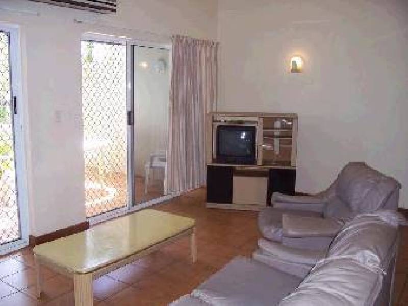 2/297 Lake Street, Cairns North QLD 4870