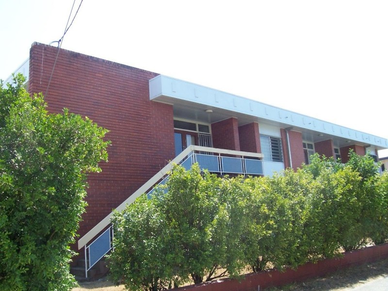 2/277 Lake Street, Cairns QLD 4870