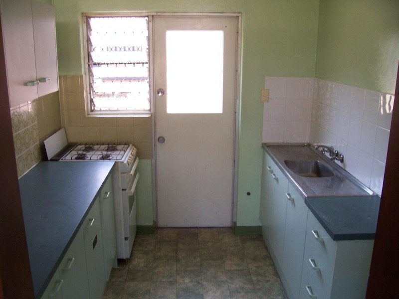 2/277 Lake Street, Cairns QLD 4870