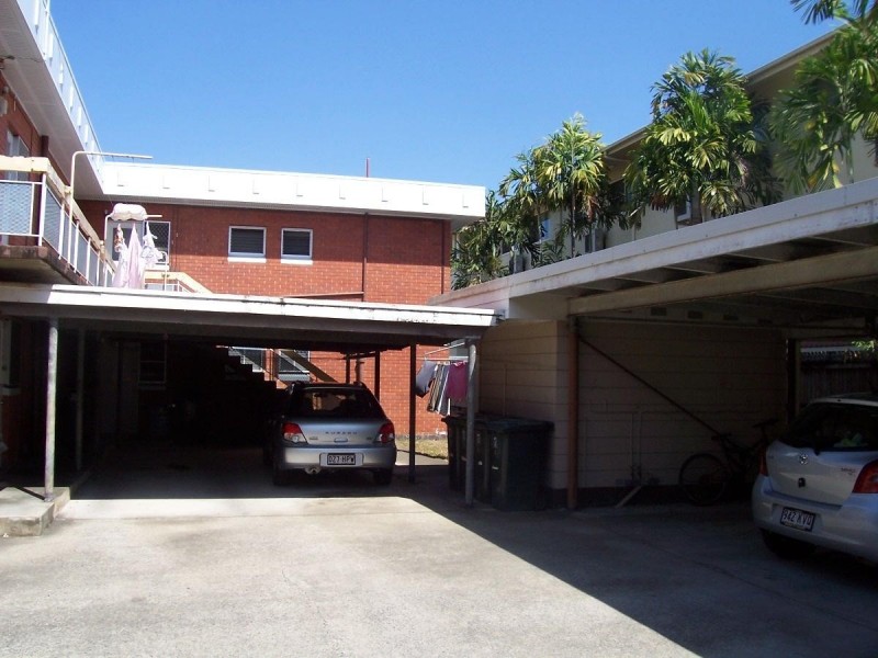 2/277 Lake Street, Cairns QLD 4870