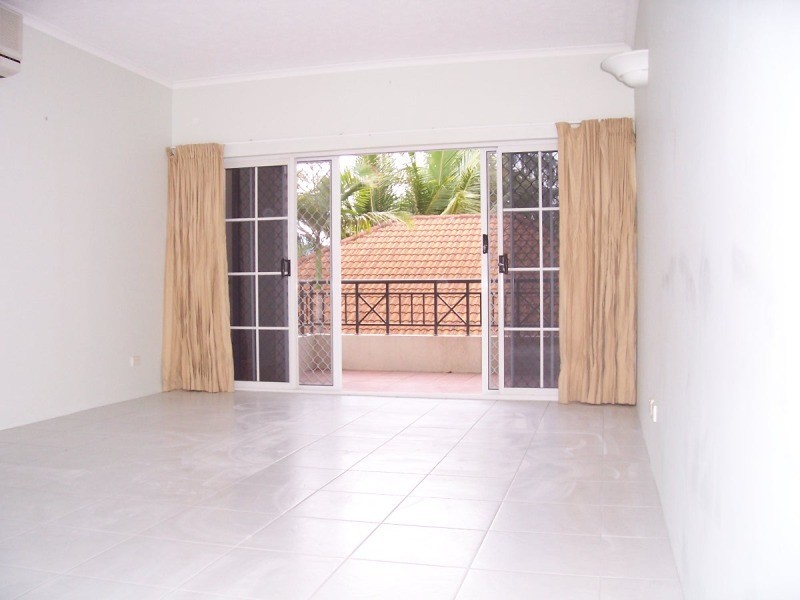 16/327 Lake Street, Cairns North QLD 4870