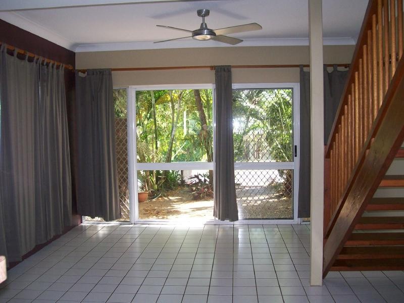 8/17 Marett, Stratford QLD 4870