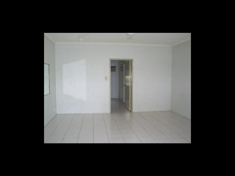 8/346-348 McCoombe Street, Mooroobool QLD 4870