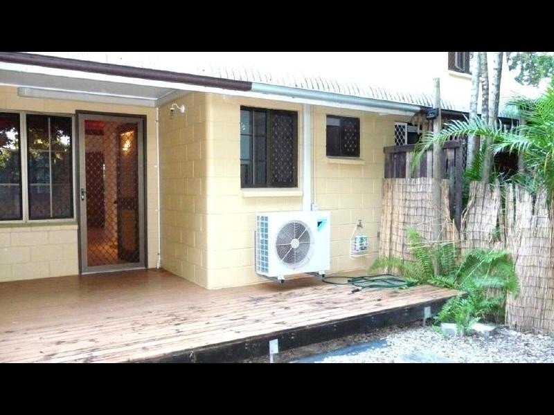 2/404 McCoombe Street, Mooroobool QLD 4870