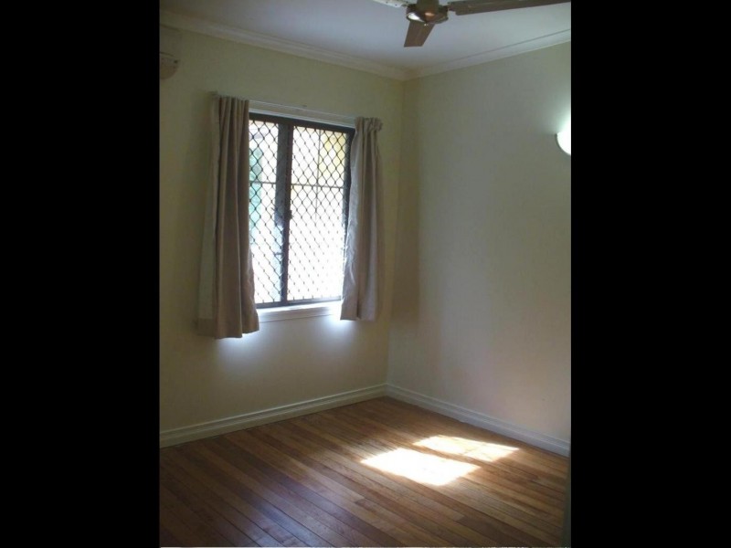 2/404 McCoombe Street, Mooroobool QLD 4870