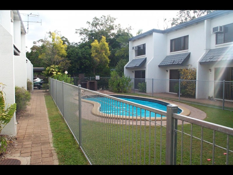 1/323 McLeod Street, Cairns North QLD 4870