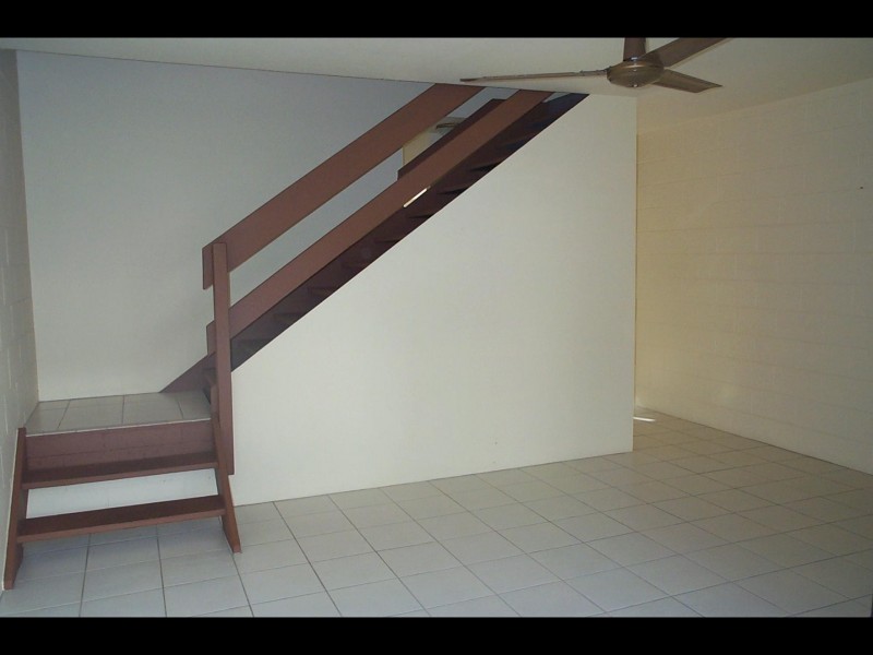 1/323 McLeod Street, Cairns North QLD 4870