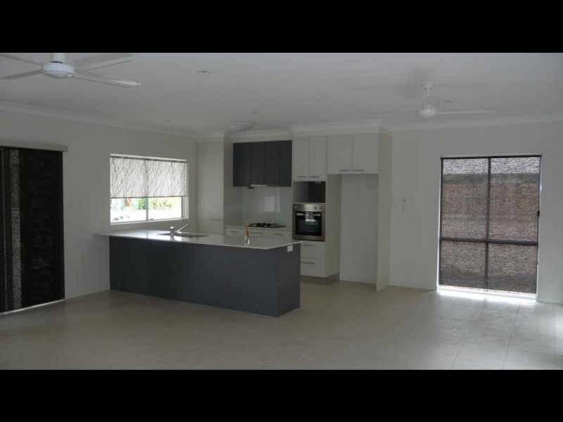 35 Muller Street, Palm Cove QLD 4879