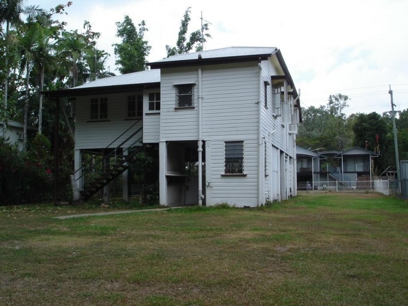 76  Machans Street, Machans Beach QLD 4878