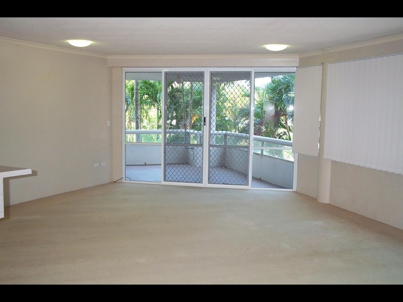 203/279 Esplanade, Cairns North QLD 4870