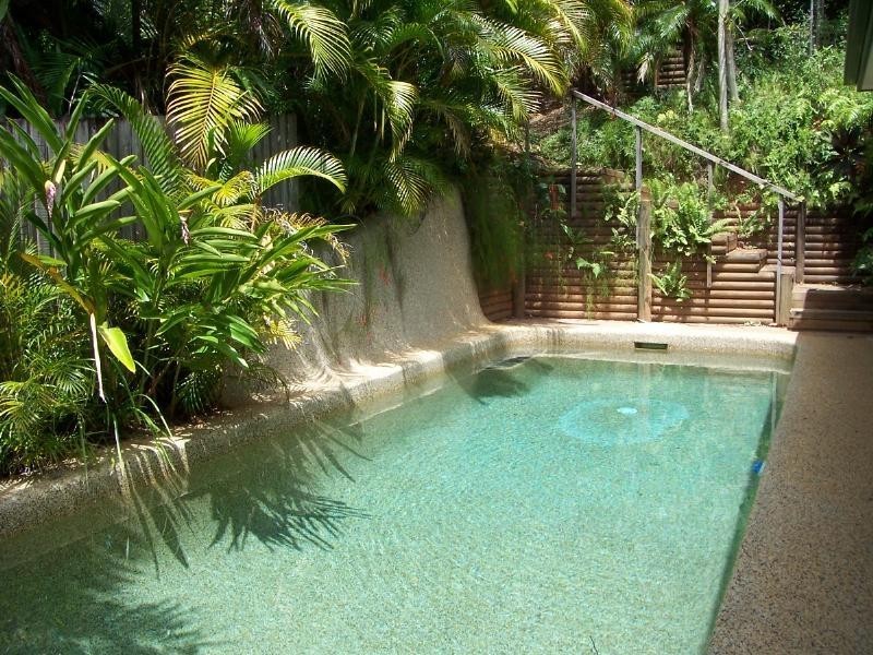 132 Nolan Street, Whitfield QLD 4870