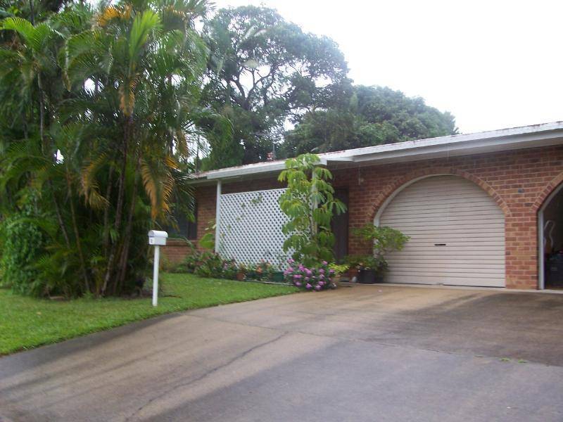 2/25 Old Smithfield Road, Freshwater QLD 4870