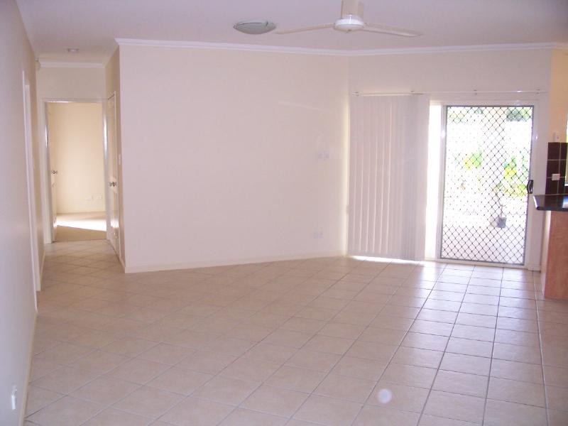 31 Bassett Street, Kanimbla QLD 4870