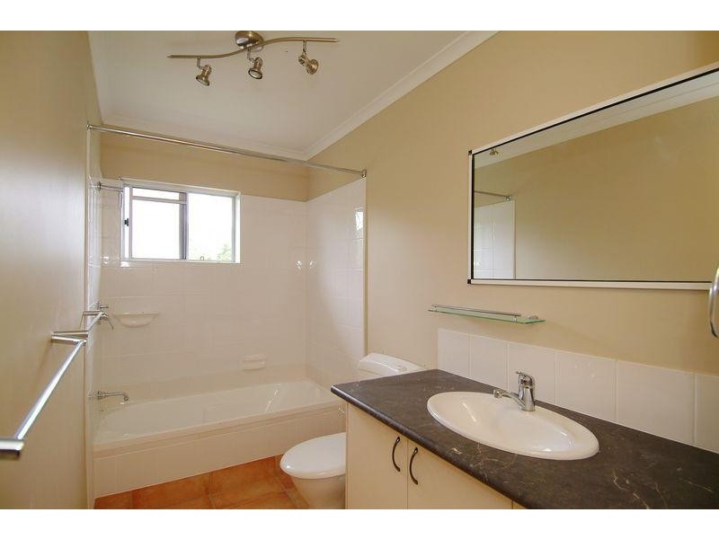 8/8 Bell Street, Westcourt QLD 4870