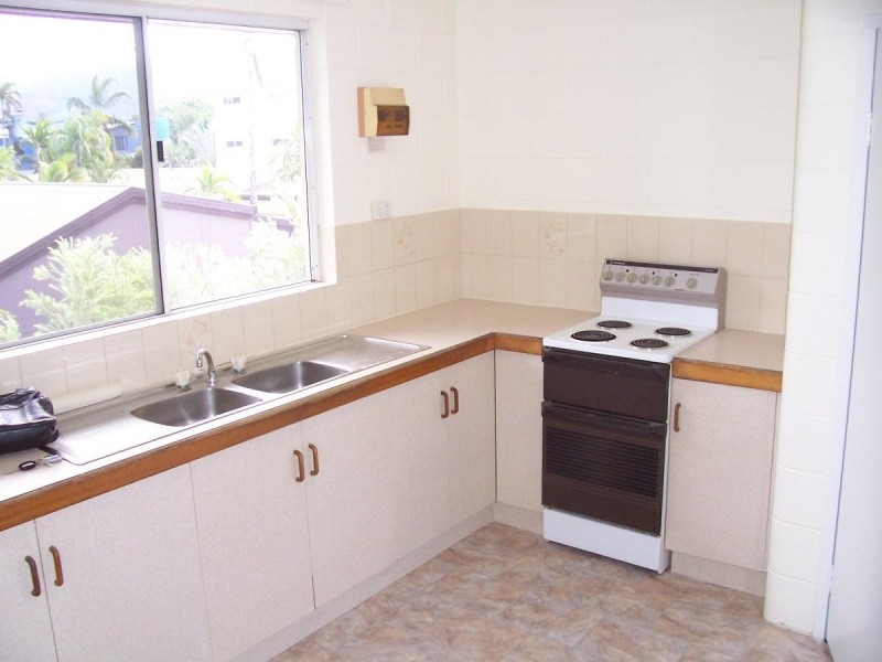 11/171-173 Buchan Street, Westcourt QLD 4870