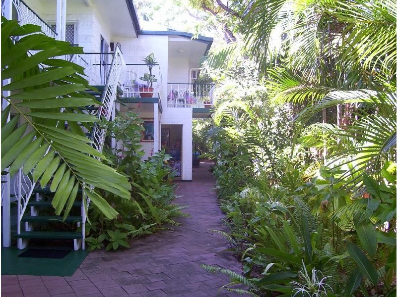 6/30 Charles Street, Cairns North QLD 4870