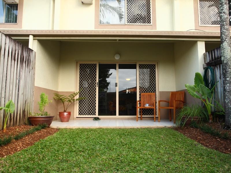 4/5 Charlotte Close, Woree QLD 4868